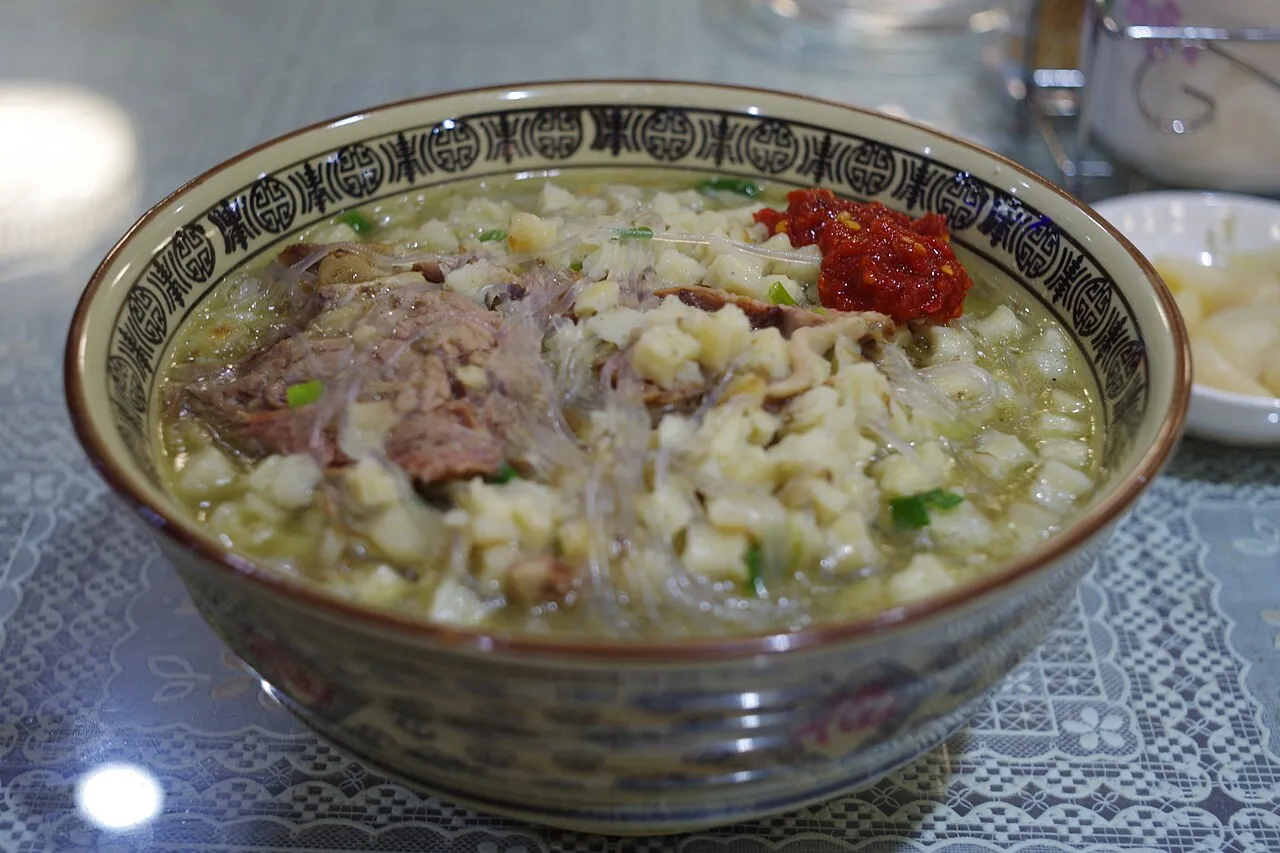 Xi'an yangrou paomo — lamb soup with torn flatbread