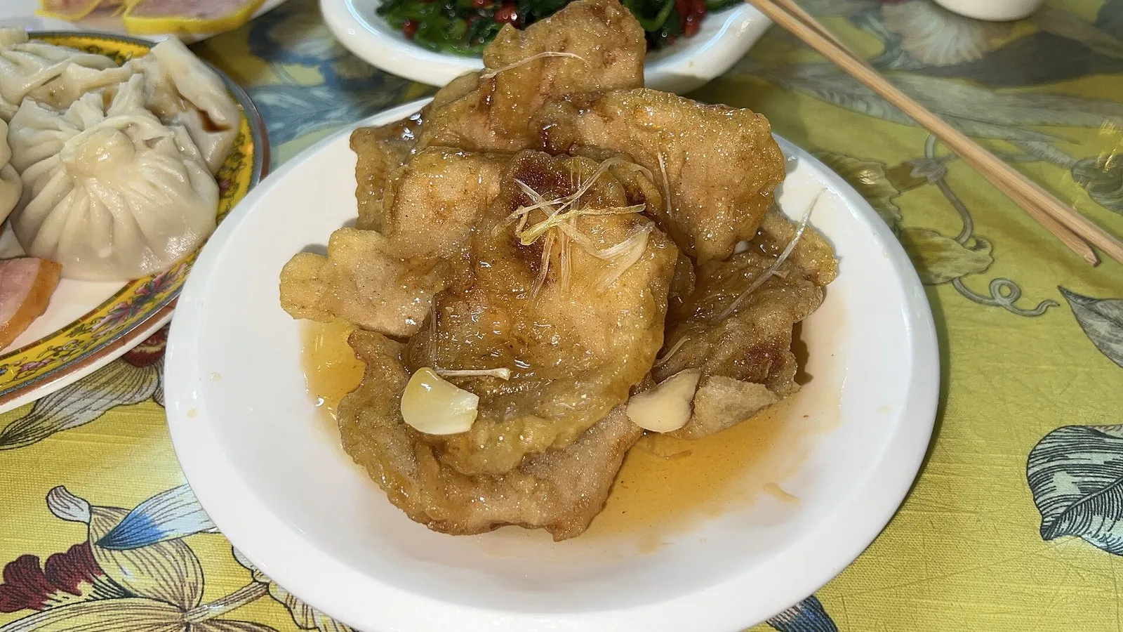 A plate of guo bao rou, crispy sweet-and-sour pork