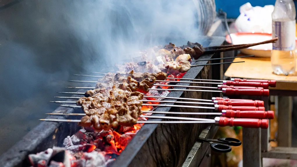 Chinese Street Food: What to Eat at the Night Market