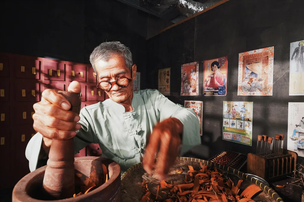 Traditional Chinese Medicine: Acupuncture, Cupping & Herbs