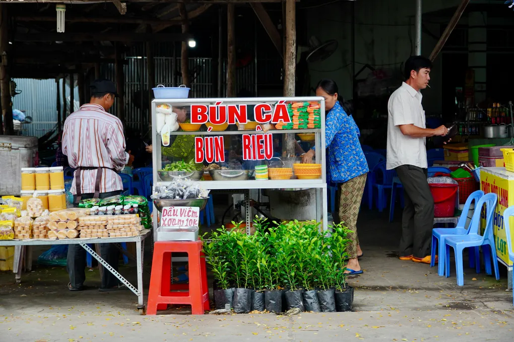 Hanoi on a Plate: Savory Meal from Early Morning