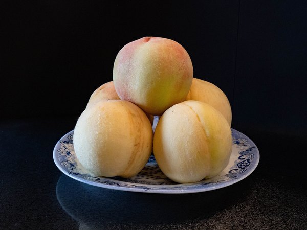 Fenghua honey peach